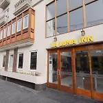 La Luna Inn